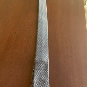 Hugo boss silk pattern tie